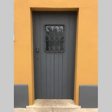 Vakantiehuis Yellow House *